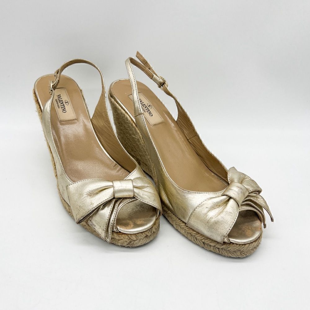 Valentino Garavani “Mena” Peep Toe Espadrille Wedge in Metallic Gold, Size 40